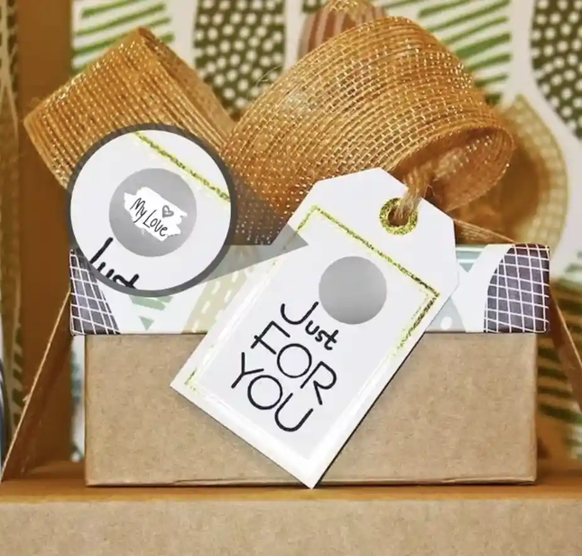 Etiquetas raspa y gana plateadas redondas. Pack de 600 Figuras. Perfectas para juegos, promociones y proyectos DIY con mensajes ocultos. ¡Diviértete rascando!