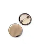 Base metálica para chapita TMJ de 56 mm con broche posterior