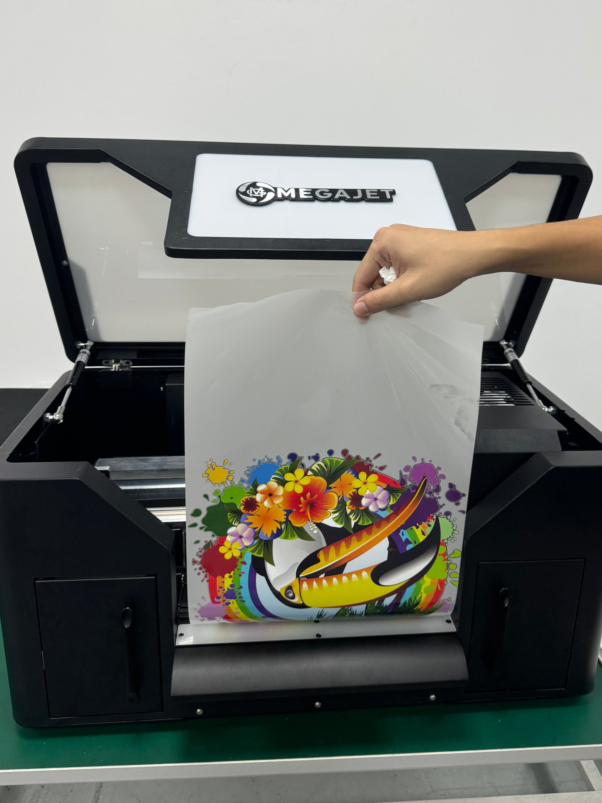 Impresora DTF A3 con Cabezal XP600:Diseña textiles de alta calidad, imprime hasta 1.2 m²/h. Incluye horno y software Riin RIP. Ideal para prendas y merchandising.