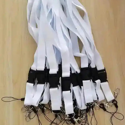 Lanyard para cuello sublimable medida de 2 x 45 cm con broche plástico 100% poliéster