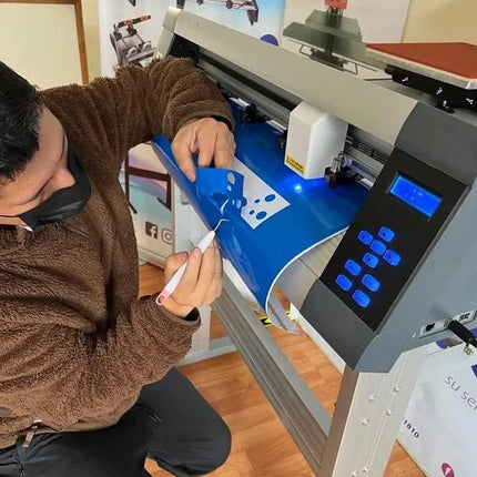 Ploter de corte MC630 incluye programa Signmaster - 60 cm de ancho - corte por contornos y pedestal