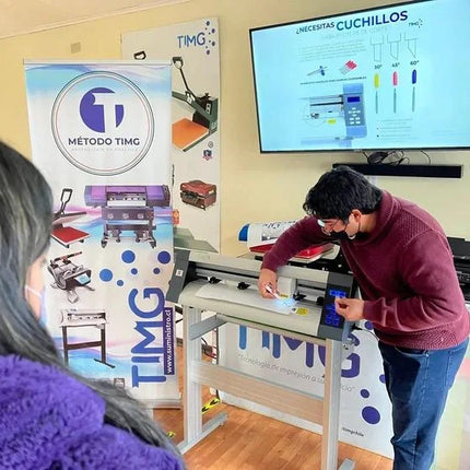 Ploter de corte MC630 incluye programa Signmaster - 60 cm de ancho - corte por contornos y pedestal