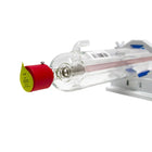 Detalle de tubo láser CO2 con conector rojo y componentes transparentes