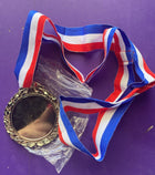 Medalla de reconocimiento con cinta tricolor para personalizar