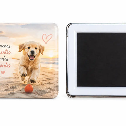 Chapita magnética cuadrada personalizada con perro, vista frontal y posterior
