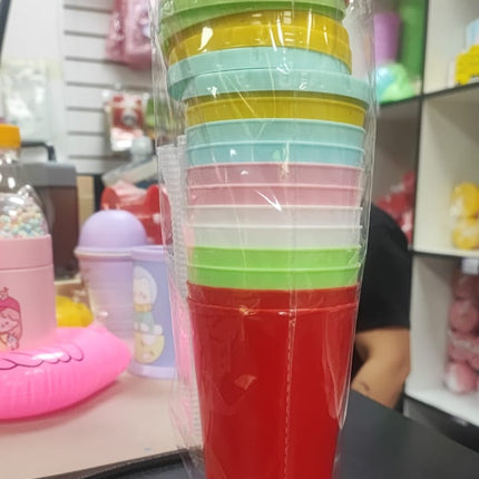 Vaso de plastico con tapado bombilla - docena colores surtidos
