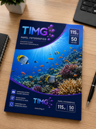 Papel fotográfico TIMG A4 de 115 g y 50 hojas sobre escritorio