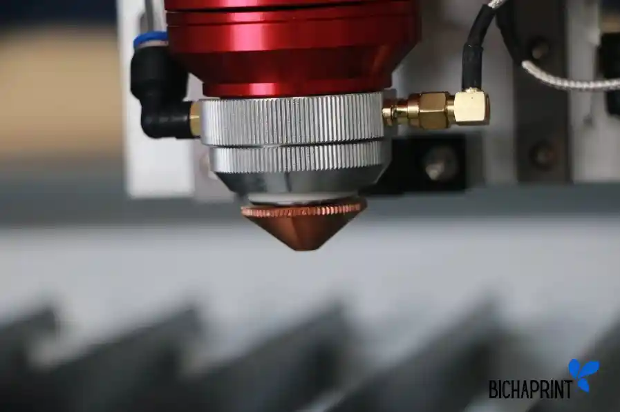 CNC Laser hibrido 1325 para grabar y cortar elementos metálicos y no metálicos