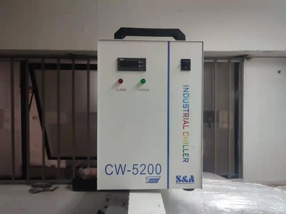 Enfriador de agua a través de aire y radiación modelo CW5200AG - para uso con CNC láser