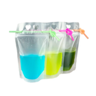 Bolsas doypack transparentes con bombillas y líquidos de colores